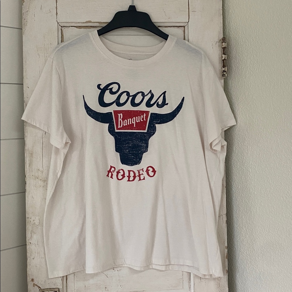 Women’s plus Coors Banquet t-shirt. Sz 2X